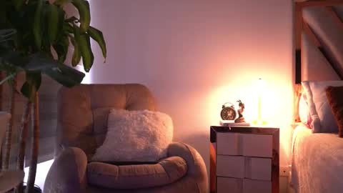 Snapshot of _andyy__ chatting on 10/25/25, 08:36 Andy online show from 10/25/25, 08:36