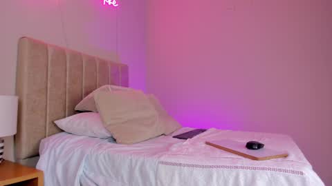 ngela  online show from 01/29/25, 11:41