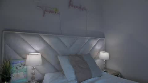 Snapshot of _angela_x chatting on 06/09/26, 11:11 ngela online show from 06/09/26, 11:11