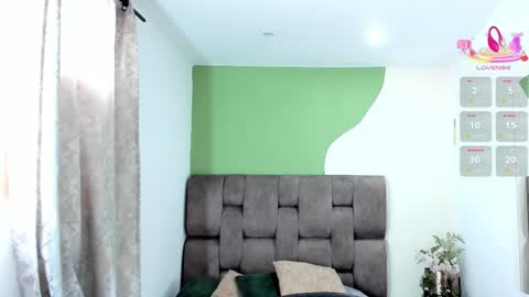      online show from 12/01/25, 07:19