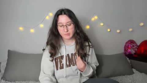 Anna online show from 04/01/26, 11:00