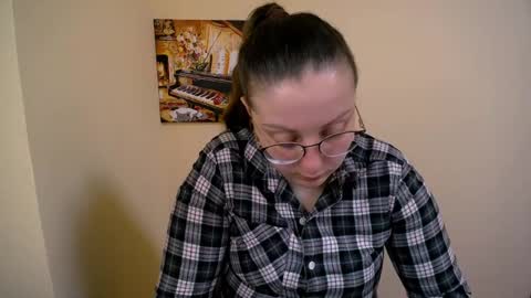 Anna online show from 02/25/25, 10:04