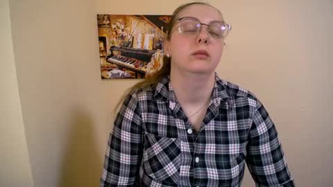 Anna online show from 02/25/25, 01:06