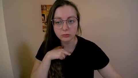 Anna online show from 03/10/25, 07:21