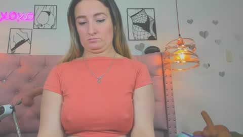 Snapshot of _antonella_11 chatting on 09/27/25, 05:40 _antonella_11 online show from 09/27/25, 05:40