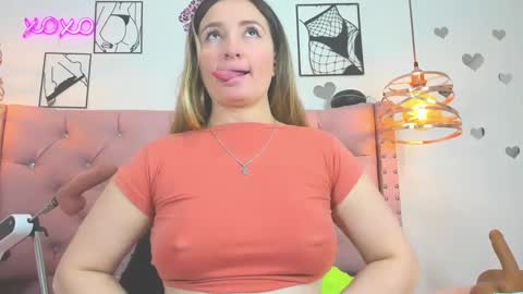 Snapshot of _antonella_11 chatting on 10/07/25, 11:35 _antonella_11 online show from 10/07/25, 11:35