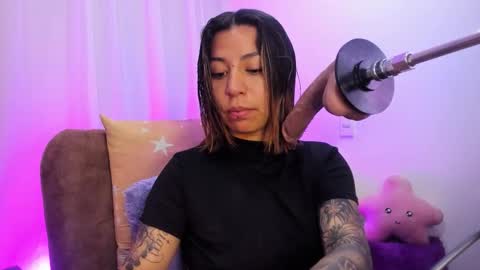 Snapshot of _antonella_dreams chatting on 12/17/25, 03:29 _antonella_dreams online show from 12/17/25, 03:29