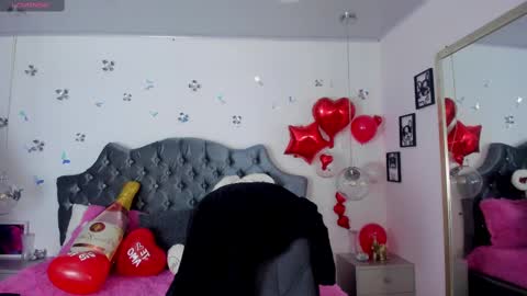 Snapshot of _antonnela_ chatting on 02/22/25, 02:19 antonnela online show from 02/22/25, 02:19