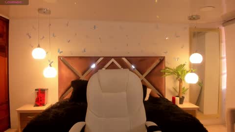 Snapshot of _antonnela_ chatting on 09/16/25, 02:29 antonnela online show from 09/16/25, 02:29