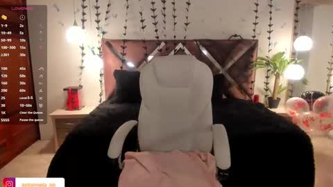 Snapshot of _antonnela_ chatting on 10/31/25, 02:18 antonnela online show from 10/31/25, 02:18