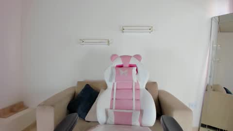    online show from 10/22/25, 12:27