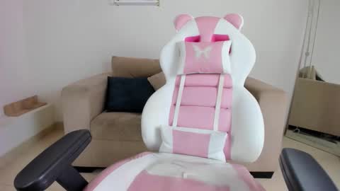    online show from 02/11/26, 01:27