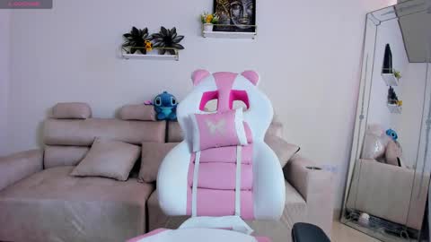    online show from 04/28/26, 02:33