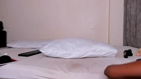 Ariah independent model online show from 05/21/26, 04:30