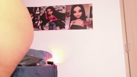 Snapshot of _ariana_lopez_ chatting on 07/07/26, 08:29 Ariana online show from 07/07/26, 08:29