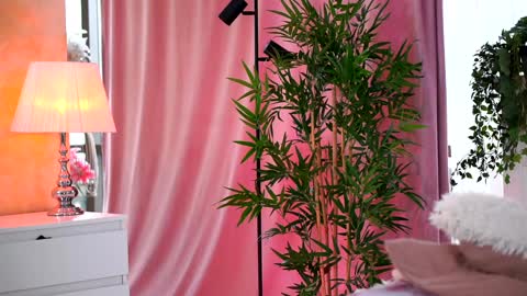 Arielle online show from 02/06/25, 12:37