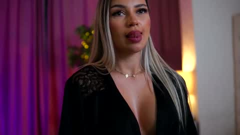 Arielle online show from 02/18/25, 03:10