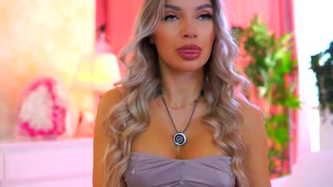 Arielle online show from 10/10/25, 08:57