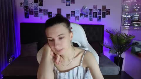 _ash_leyy_ online show from 02/05/26, 01:32