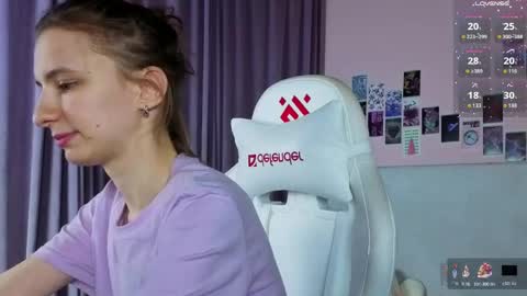 _ash_leyy_ online show from 04/11/26, 07:45