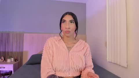 Ashly online show from 10/05/25, 07:34