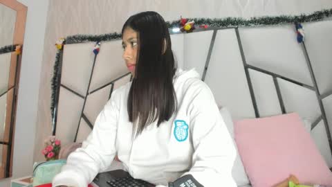 Aura online show from 12/21/25, 03:24