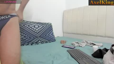 Snapshot of _axelking1_ chatting on 07/15/26, 02:22 Axel online show from 07/15/26, 02:22