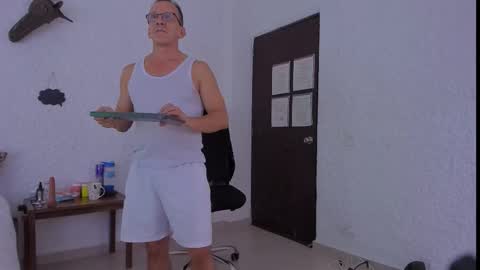 _axelking_ online show from 12/17/25, 02:39