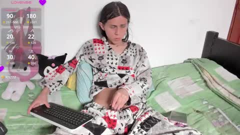 _baby_vi online show from 05/13/26, 07:55