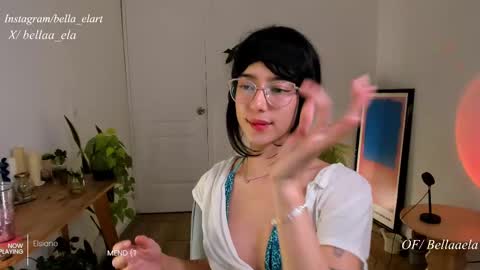 Snapshot of _bellaela chatting on 02/19/25, 01:29 Ella online show from 02/19/25, 01:29