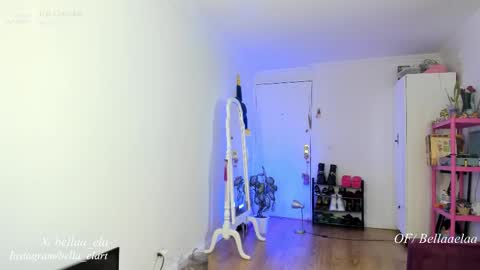 Snapshot of _bellaela chatting on 02/27/25, 10:20 Ella online show from 02/27/25, 10:20