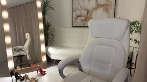 Beylly online show from 02/12/25, 04:33