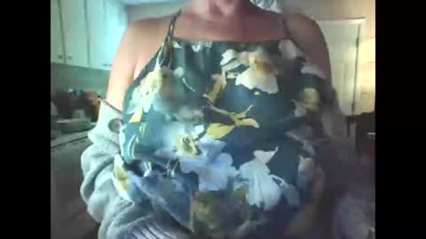 Snapshot of _big_tits_mcgee chatting on 02/19/25, 03:27 Big Tits McGee online show from 02/19/25, 03:27