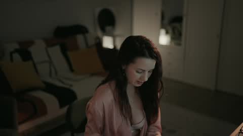 Lili online show from 09/10/25, 11:32