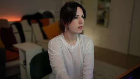Lili online show from 05/05/26, 07:16