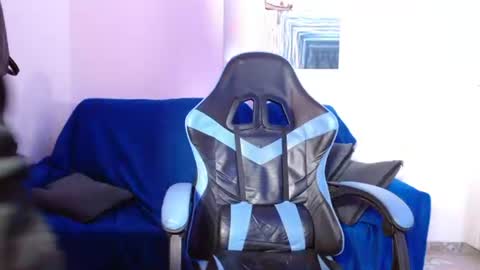 Snapshot of _blakee chatting on 06/15/26, 03:25 B L A K E online show from 06/15/26, 03:25