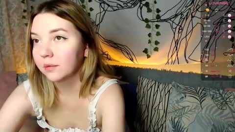 Snapshot of _blonde_barbie_ chatting on 10/23/25, 08:29 Elizabeth online show from 10/23/25, 08:29