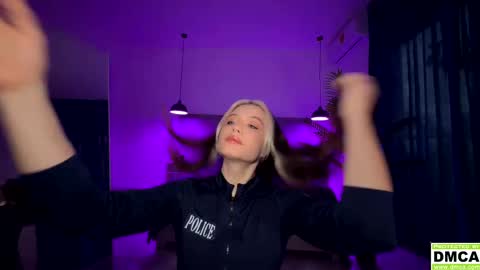 Hey were Vi and Alex VACATION FROM OCTOBER 31 TO NOVEMBER 12. AVAILABLE ON INST online show from 09/30/25, 11:10