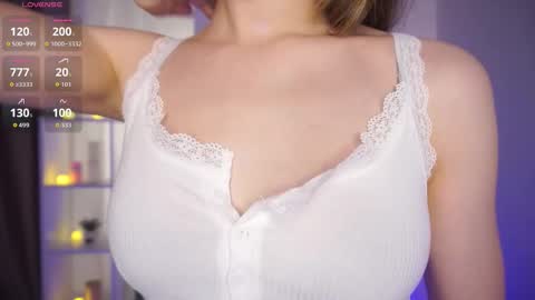 Snapshot of _bluebell__ chatting on 12/15/25, 05:44 My name is Agnes online show from 12/15/25, 05:44