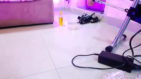 Bella online show from 02/23/25, 11:44