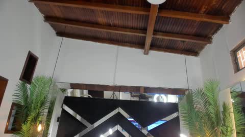 Candy online show from 10/03/25, 06:49