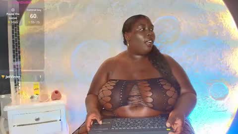 Caro. online show from 10/17/25, 08:22