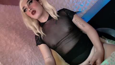 Caroline online show from 03/11/25, 09:13