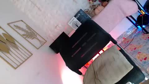 Caroline online show from 02/05/26, 07:13