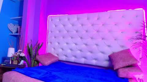 Caroline Sweet online show from 01/20/25, 01:39