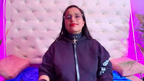 Caroline Sweet online show from 01/20/25, 01:53