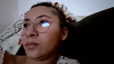 Snapshot of _cattleya1 chatting on 12/17/25, 08:15 cat online show from 12/17/25, 08:15