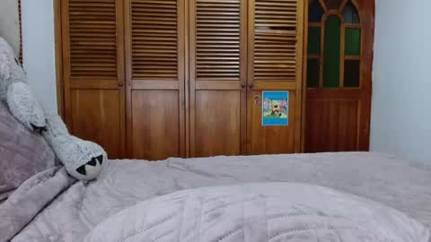 Snapshot of _caylee_ chatting on 11/11/25, 11:16 Antonella online show from 11/11/25, 11:16