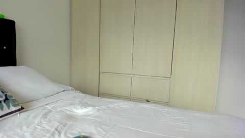 Snapshot of _cereza_ chatting on 12/02/24, 08:11 Bella online show from 12/02/24, 08:11