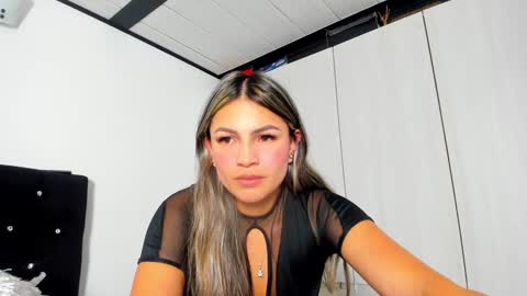 Snapshot of _cereza_ chatting on 12/27/24, 11:10 Bella online show from 12/27/24, 11:10